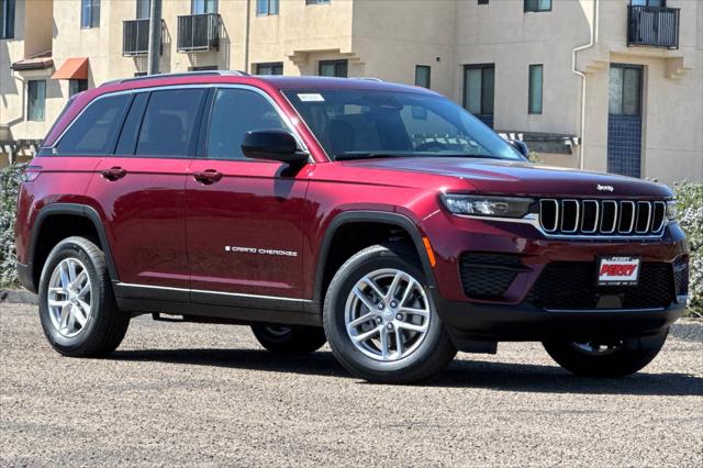 2025 Jeep Grand Cherokee GRAND CHEROKEE LAREDO X 4X4