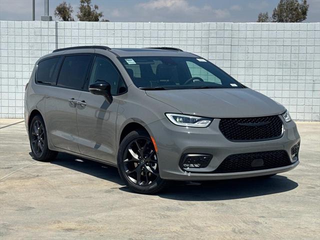 2025 Chrysler Pacifica PACIFICA LIMITED