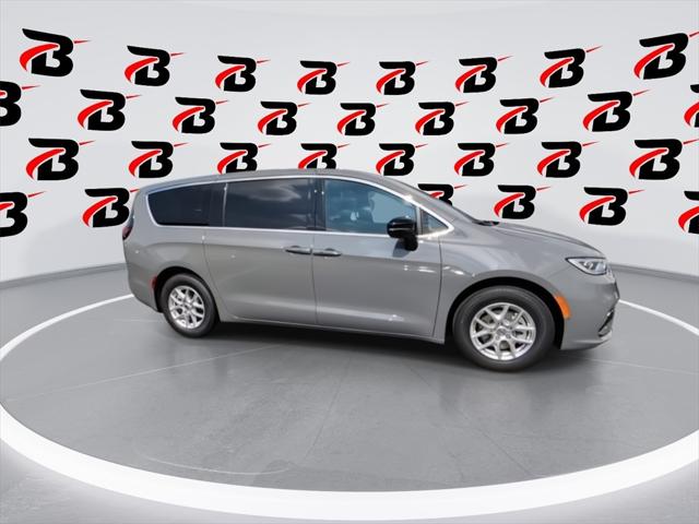 2025 Chrysler Pacifica PACIFICA SELECT
