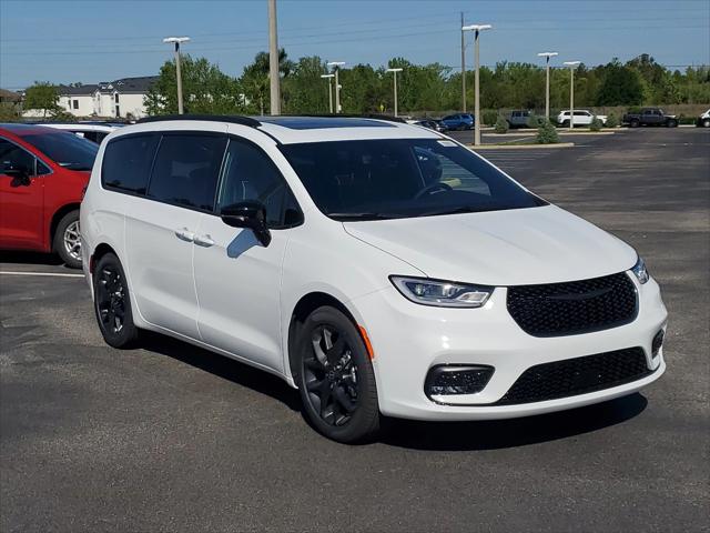2025 Chrysler Pacifica PACIFICA LIMITED