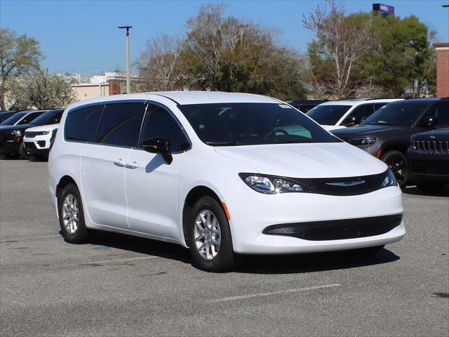 2025 Chrysler Voyager VOYAGER