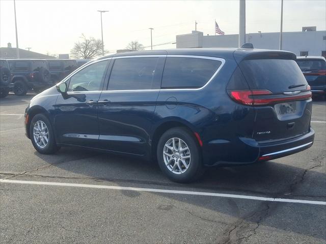 2025 Chrysler Pacifica PACIFICA SELECT