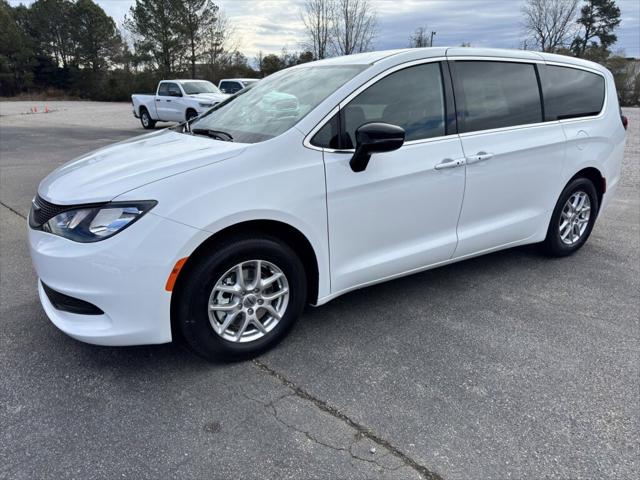 2025 Chrysler Voyager VOYAGER