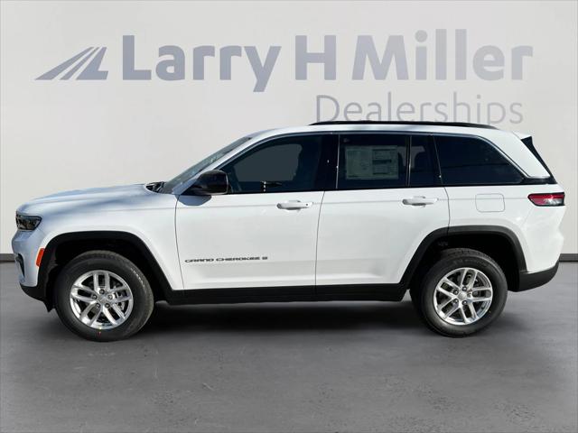 2025 Jeep Grand Cherokee GRAND CHEROKEE LAREDO X 4X4