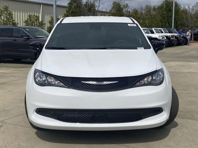 2025 Chrysler Voyager VOYAGER