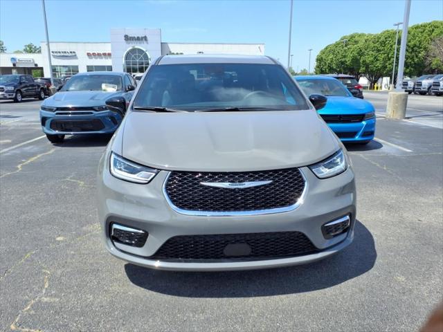 2025 Chrysler Pacifica PACIFICA SELECT