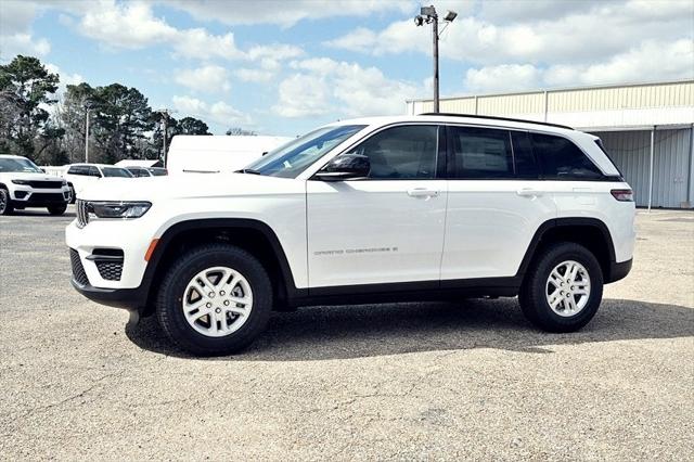 2025 Jeep Grand Cherokee GRAND CHEROKEE LAREDO 4X4