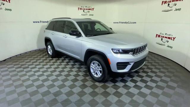 2025 Jeep Grand Cherokee GRAND CHEROKEE LAREDO 4X4