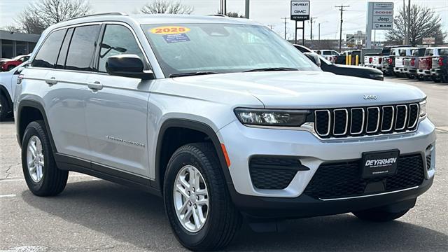 2025 Jeep Grand Cherokee GRAND CHEROKEE LAREDO 4X4