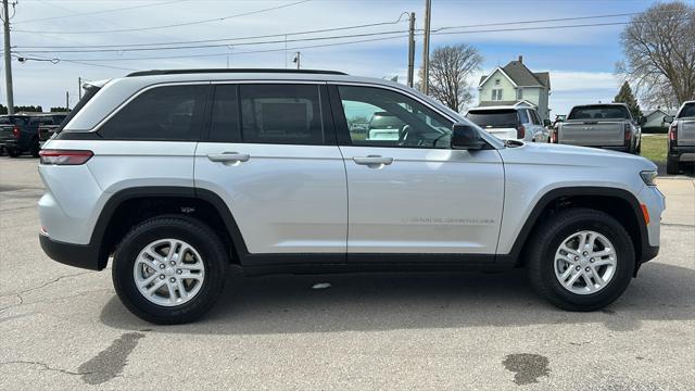 2025 Jeep Grand Cherokee GRAND CHEROKEE LAREDO 4X4