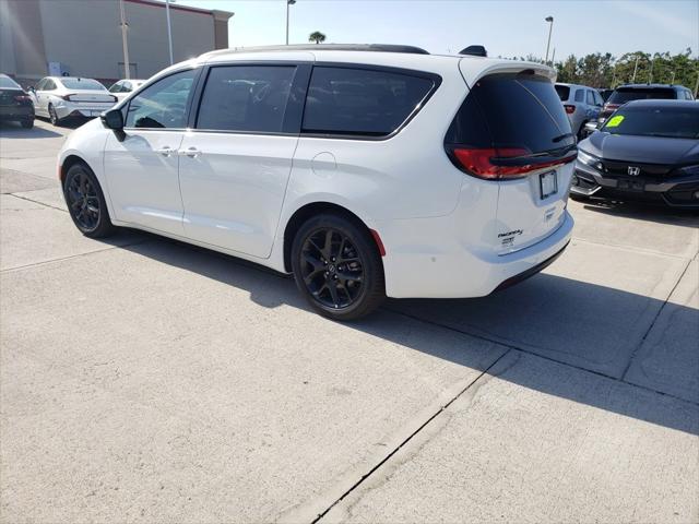 2025 Chrysler Pacifica PACIFICA LIMITED
