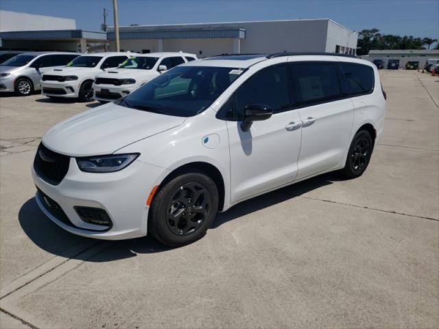 2025 Chrysler Pacifica Hybrid PACIFICA PLUG-IN HYBRID S APPEARANCE