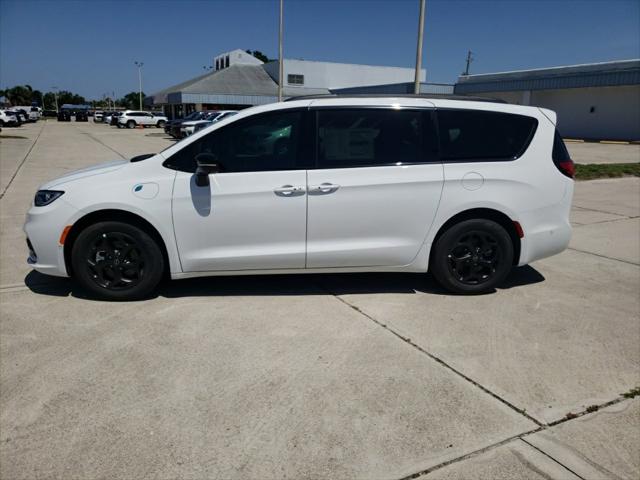 2025 Chrysler Pacifica Hybrid PACIFICA PLUG-IN HYBRID S APPEARANCE