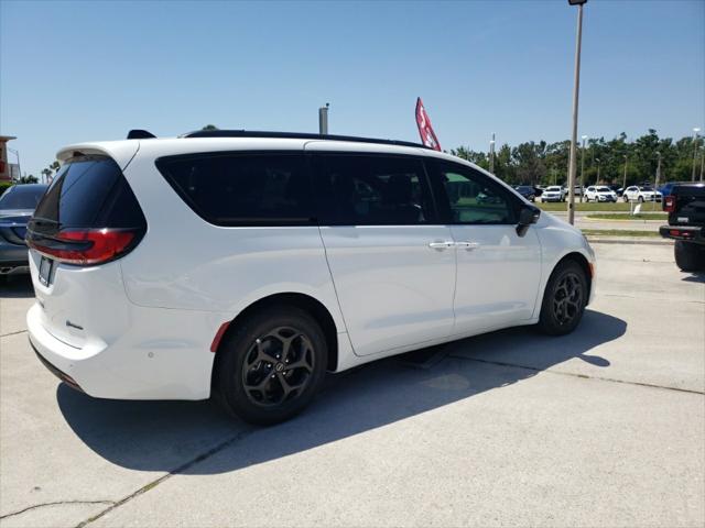 2025 Chrysler Pacifica Hybrid PACIFICA PLUG-IN HYBRID S APPEARANCE