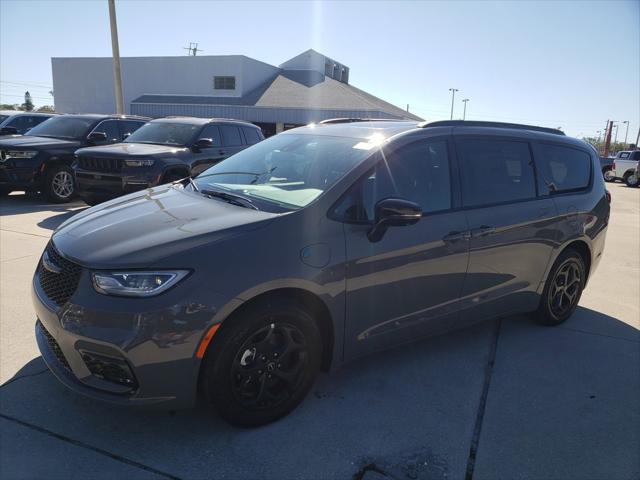 2025 Chrysler Pacifica Hybrid PACIFICA PLUG-IN HYBRID S APPEARANCE