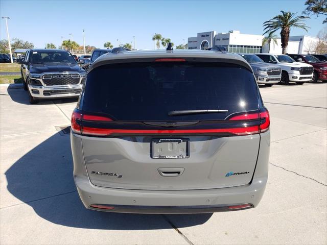 2025 Chrysler Pacifica Hybrid PACIFICA PLUG-IN HYBRID S APPEARANCE