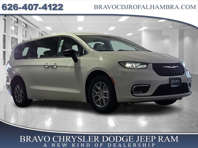 2025 Chrysler Pacifica PACIFICA SELECT