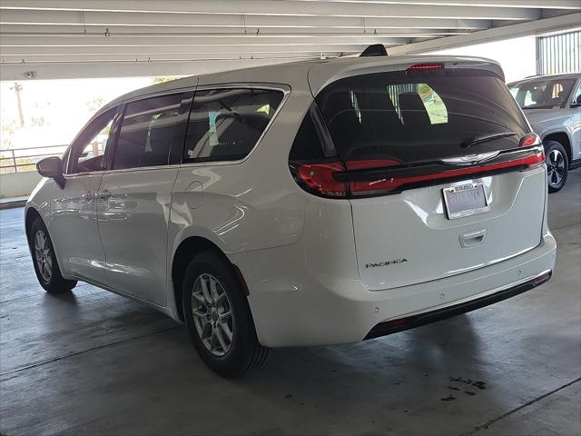 2025 Chrysler Pacifica PACIFICA SELECT