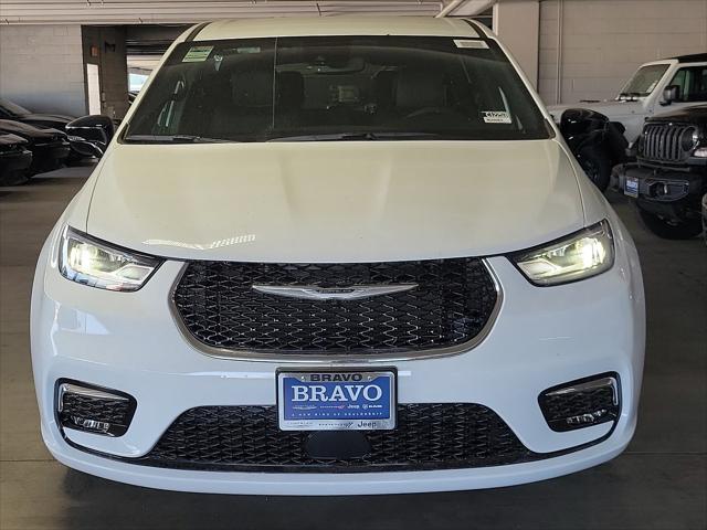 2025 Chrysler Pacifica PACIFICA SELECT