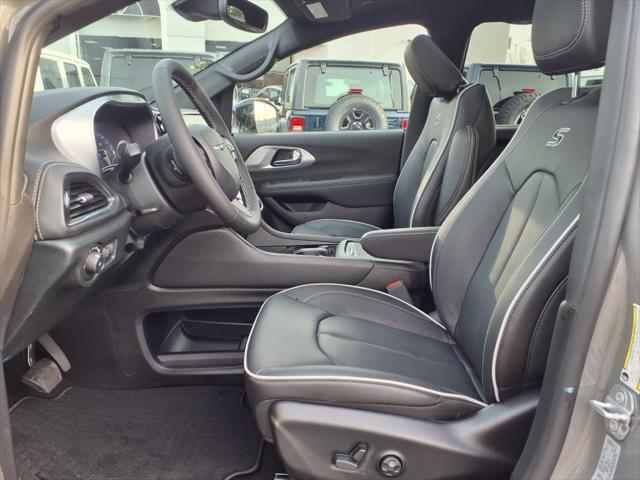 2025 Chrysler Pacifica PACIFICA LIMITED