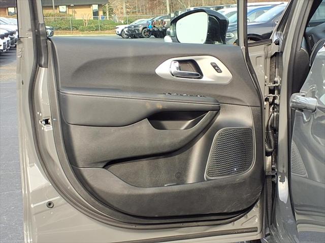 2025 Chrysler Pacifica PACIFICA LIMITED