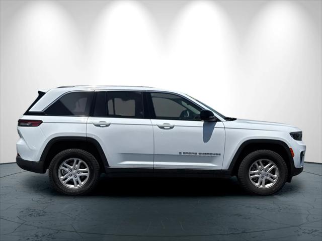 2024 Jeep Grand Cherokee Laredo 4x4