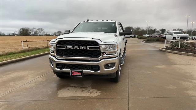 2022 RAM 3500 Tradesman Crew Cab 4x4 8 Box