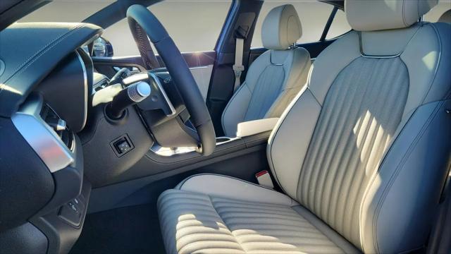 2025 Genesis G70 2.5T RWD