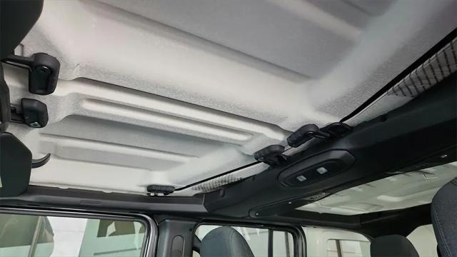 2025 Jeep Wrangler 4-Door Summit 4x4