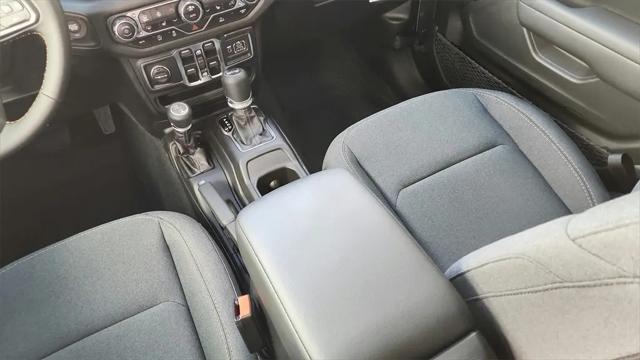 2025 Jeep Wrangler 4-Door Summit 4x4