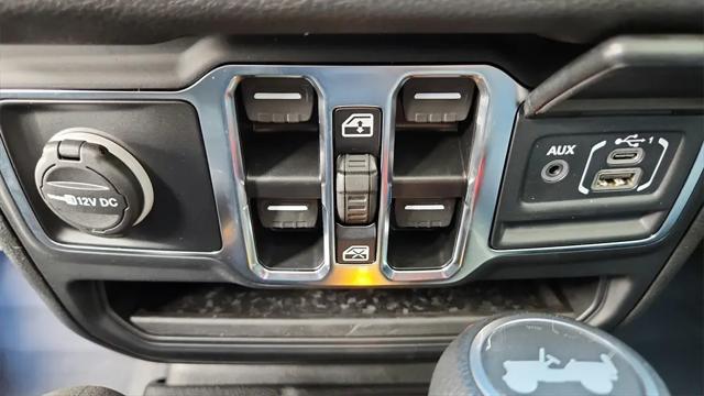2025 Jeep Wrangler 4-Door Summit 4x4