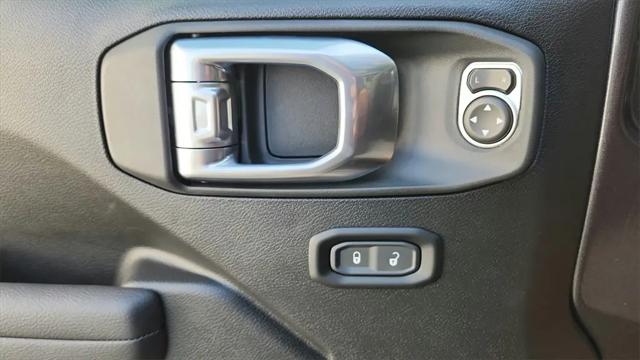 2025 Jeep Wrangler 4-Door Summit 4x4