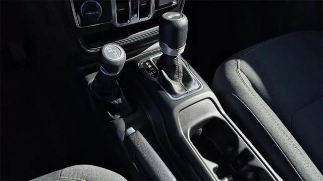 2025 Jeep Wrangler 4-Door Summit 4x4