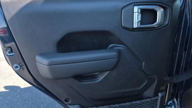 2025 Jeep Wrangler 4-Door Summit 4x4