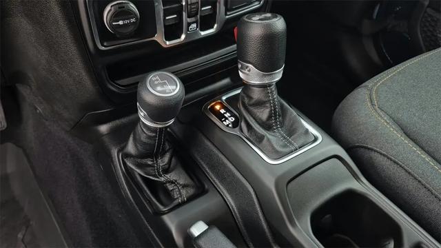 2025 Jeep Wrangler 4-Door Summit 4x4