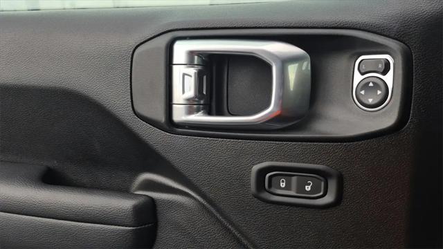 2025 Jeep Wrangler 4-Door Summit 4x4