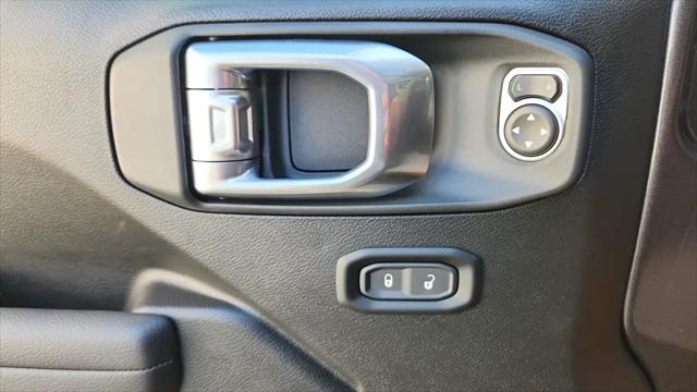 2025 Jeep Wrangler 4-Door Summit 4x4
