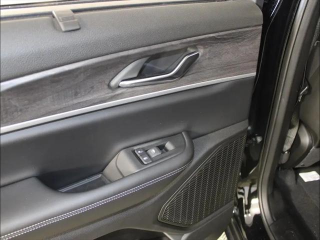 2025 Jeep Grand Cherokee Limited 4x2