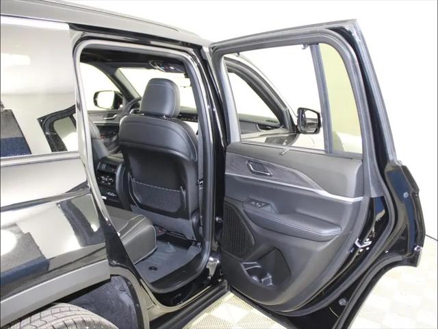 2025 Jeep Grand Cherokee Limited 4x2