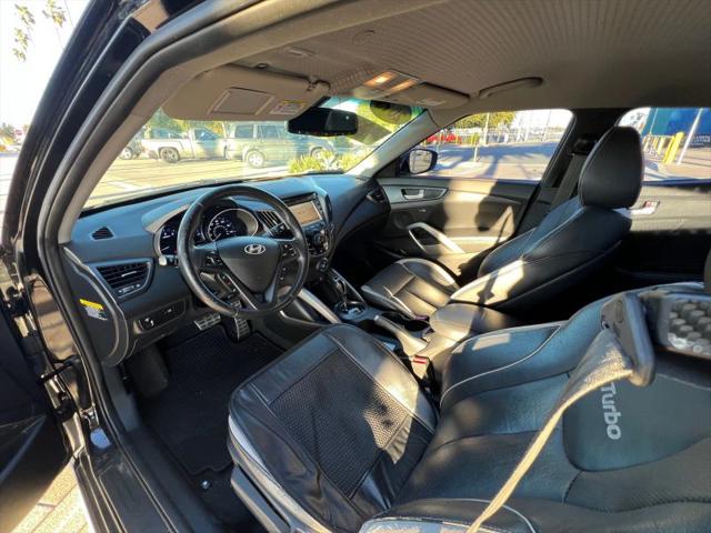 2013 Hyundai Veloster Turbo w/Black