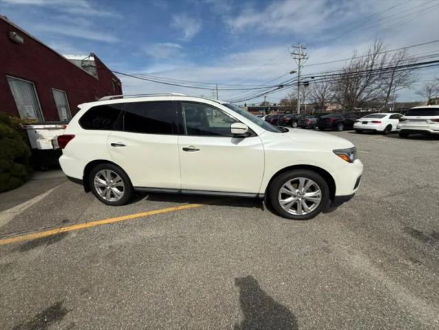 2018 Nissan Pathfinder SL