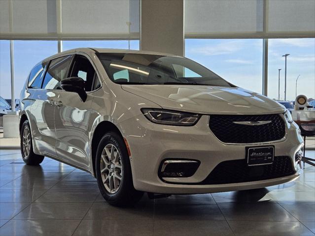 2025 Chrysler Pacifica PACIFICA SELECT
