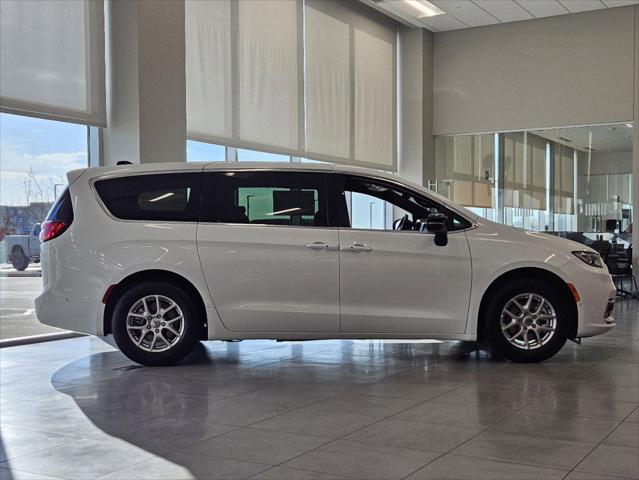 2025 Chrysler Pacifica PACIFICA SELECT