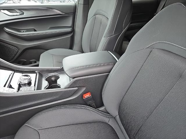 2025 Jeep Grand Cherokee Laredo X 4x4