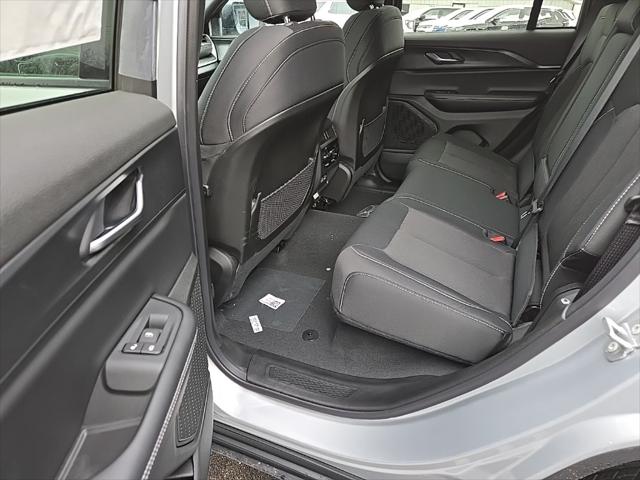 2025 Jeep Grand Cherokee Laredo X 4x4