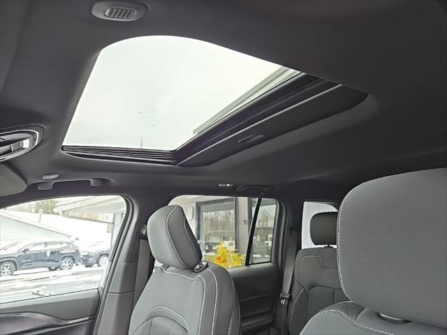 2025 Jeep Grand Cherokee Laredo X 4x4