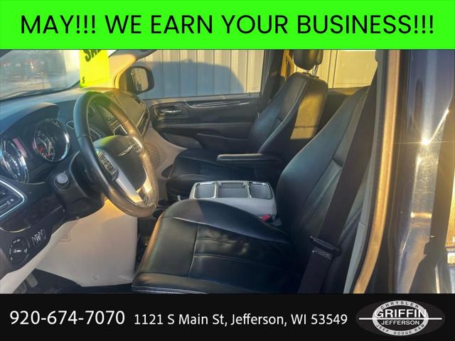 2013 Chrysler Town & Country Touring