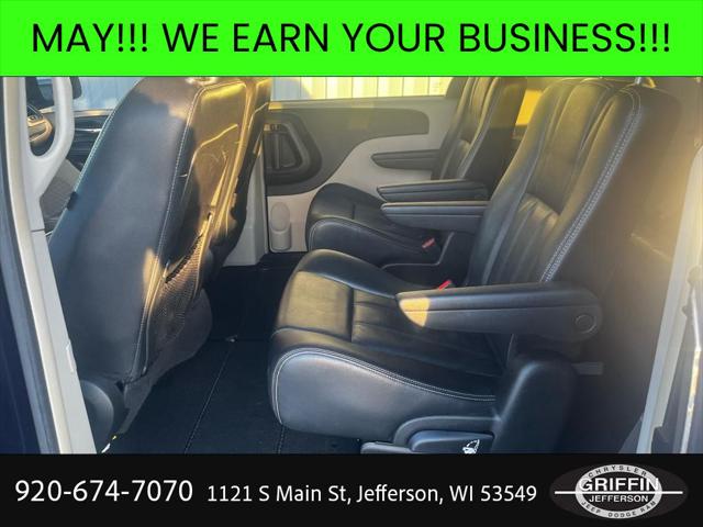2013 Chrysler Town & Country Touring