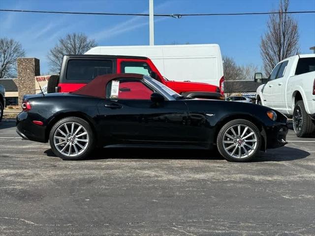 2018 Fiat 124 Spider Lusso Red Top Edition