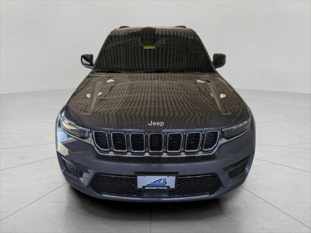 2025 Jeep Grand Cherokee GRAND CHEROKEE LAREDO X 4X4